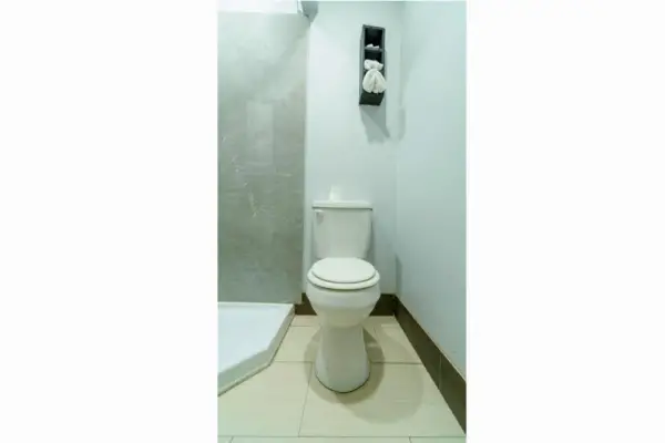 Xpress Inn & Extended Stay 4