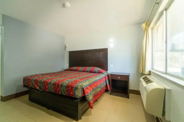 Xpress Inn & Extended Stay 6