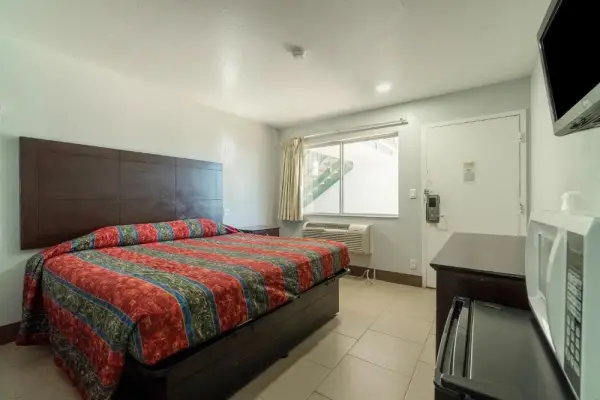 Xpress Inn & Extended Stay 7
