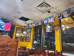 Restaurant near Xpress Inn & Extended Stay